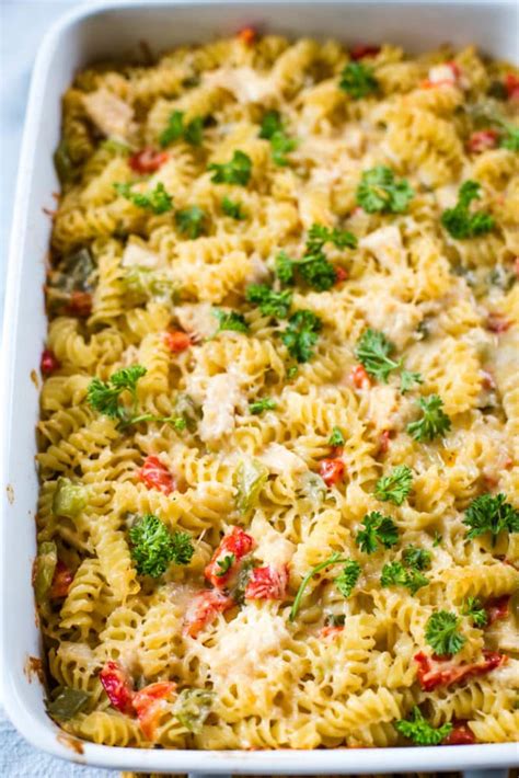 How many calories are in pasta rotini baked chicken & bechamel sauce slc=3x4 - calories, carbs, nutrition
