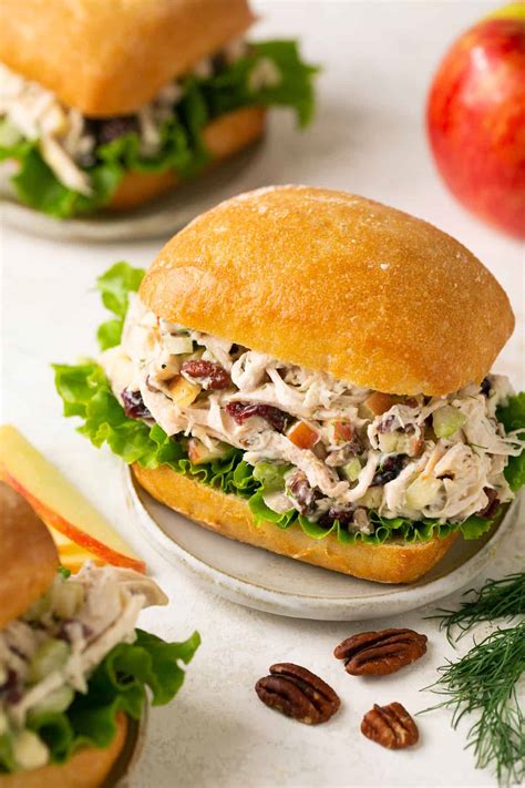 1/2 Size Apple Pecan Chicken Salad - calories, carbs, nutrition