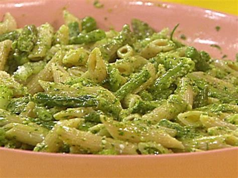 150 Basil Pesto Veggie Penne - calories, carbs, nutrition