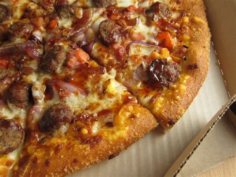 16" BBQ Bacon Cheeseburger Pizza - calories, carbs, nutrition