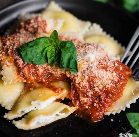 3 Cheese Ravioli with Nutless Pesto (81189.1) - calories, carbs, nutrition