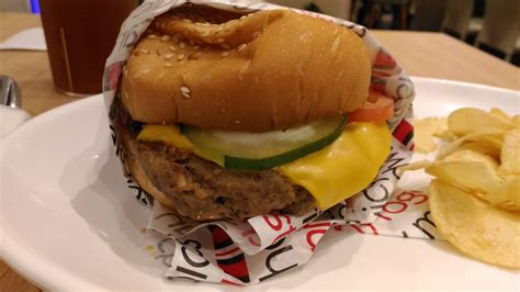 How does 1/3 Pound Cheeseburger (34586.6) fit into your Daily Goals - calories, carbs, nutrition