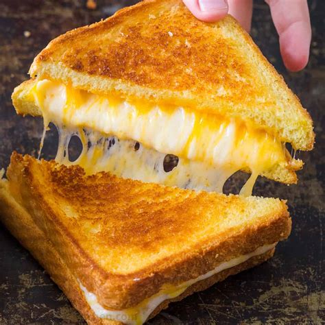 How does 155 Grilled Cheese Sandwich fit into your Daily Goals - calories, carbs, nutrition