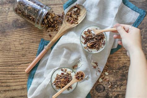 How does 5 Grain Granola fit into your Daily Goals - calories, carbs, nutrition