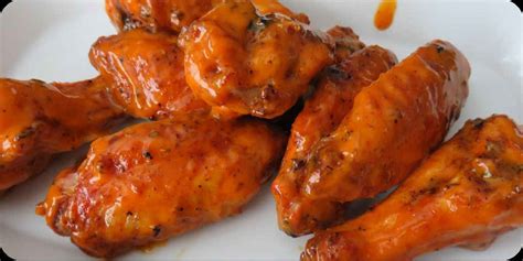 How does A Medium Buffalo Wings fit into your Daily Goals - calories, carbs, nutrition