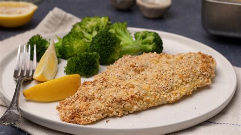 How does Almond Crusted Tilapia with Broccolini fit into your Daily Goals - calories, carbs, nutrition