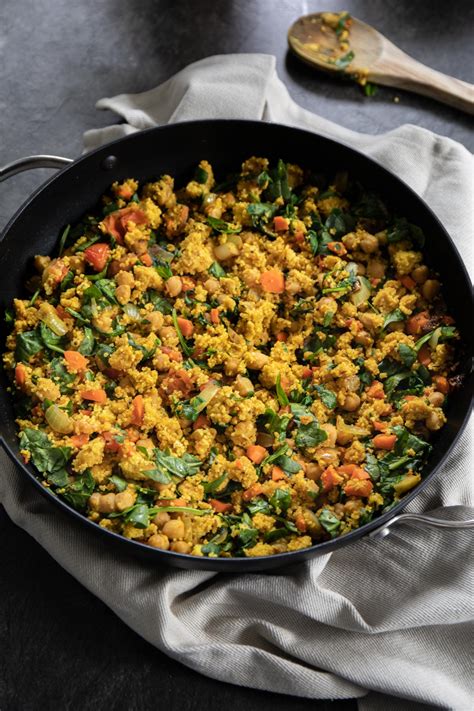 How does Almond Curry Vegetable Couscous (3340.0) fit into your Daily Goals - calories, carbs, nutrition