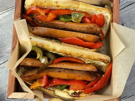 How does Andouille Sausage Po'Boy fit into your Daily Goals - calories, carbs, nutrition
