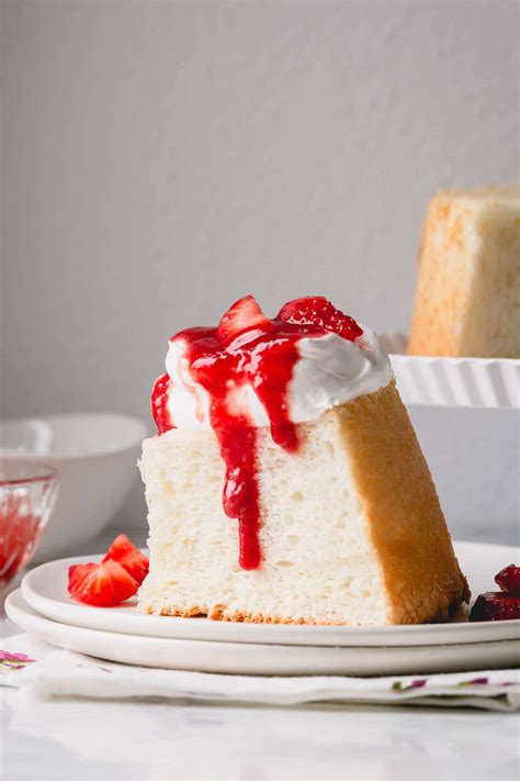 How does Angel Food Cake Sandwiched with Strawberries Whipped Topping- Chocolate Drizzle fit into your Daily Goals - calories, carbs, nutrition