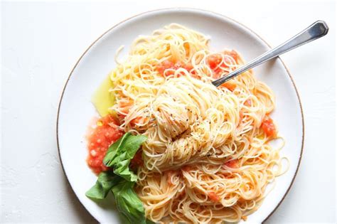 How does Angel Hair Pasta withCrab Pomodoro fit into your Daily Goals - calories, carbs, nutrition