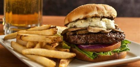 How does Angus Burger 1/3 Pound Kaiser fit into your Daily Goals - calories, carbs, nutrition