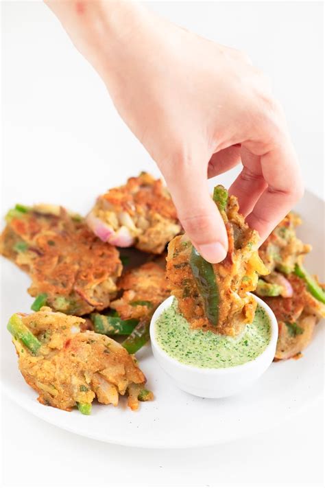 How does Appetizer Pakora Vegetable CONV 3 EA fit into your Daily Goals - calories, carbs, nutrition