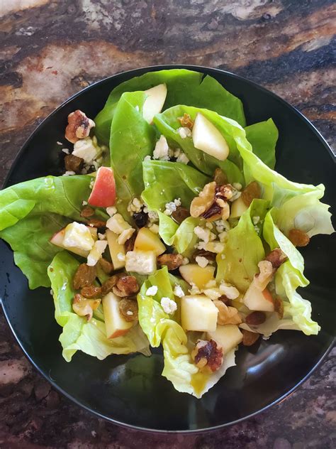 How does Apple Blue Cheese Red Leaf Salad (9322.0) fit into your Daily Goals - calories, carbs, nutrition