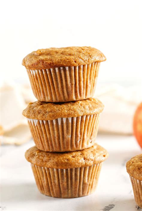 How does Apple Cinnamon Muffin fit into your Daily Goals - calories, carbs, nutrition