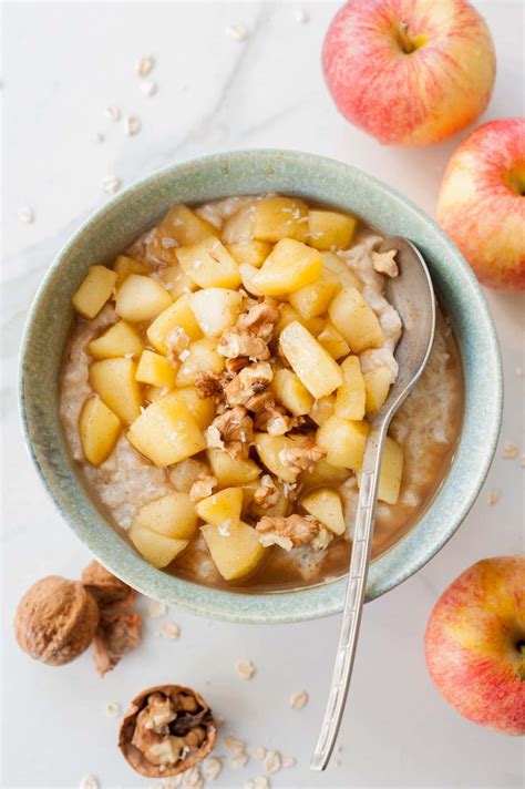 How does Apple Cinnamon Oatmeal fit into your Daily Goals - calories, carbs, nutrition