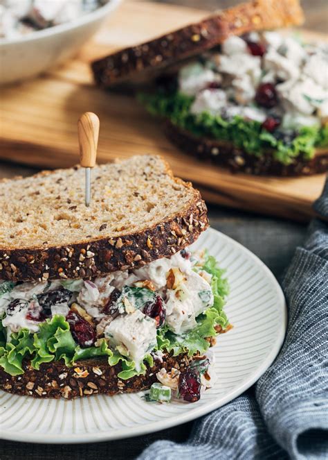 How does Apple Cranberry Chicken Salad Panini fit into your Daily Goals - calories, carbs, nutrition