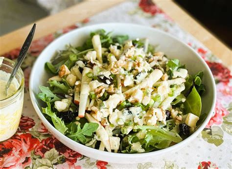 How does Apple Walnut Cheddar Salad fit into your Daily Goals - calories, carbs, nutrition