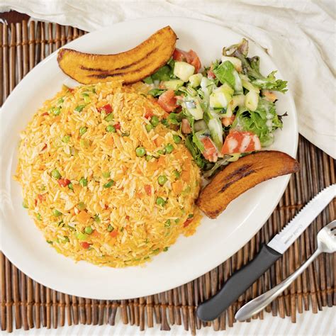 How does Arroz con Pollo (44927.1) fit into your Daily Goals - calories, carbs, nutrition