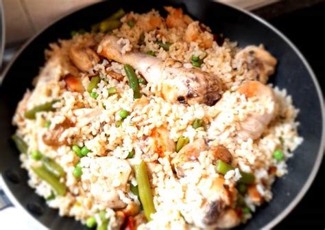 How does Arroz con Pollo fit into your Daily Goals - calories, carbs, nutrition