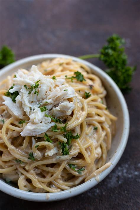 How does Artichoke and Crab Alfredo Pasta fit into your Daily Goals - calories, carbs, nutrition