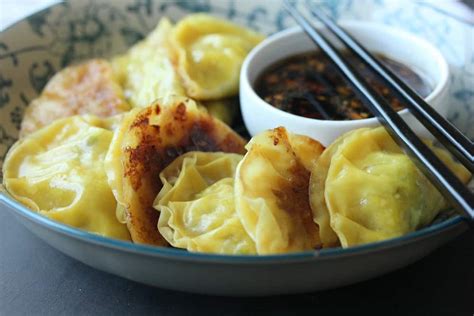 How does Asian-Style Pot Stickers fit into your Daily Goals - calories, carbs, nutrition