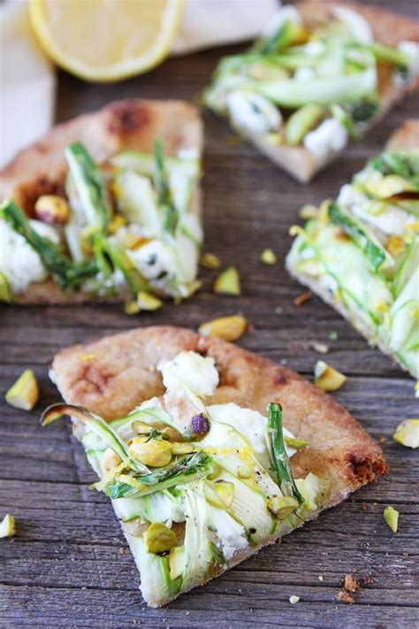 How does Asparagus Flatbread fit into your Daily Goals - calories, carbs, nutrition