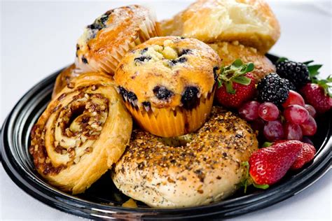 How does Assorted Breakfast Breads fit into your Daily Goals - calories, carbs, nutrition