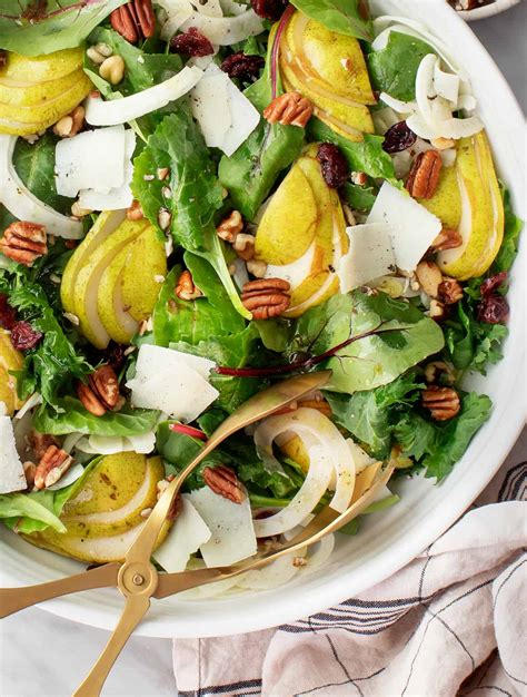 How does Autumn Eats Pear Salad fit into your Daily Goals - calories, carbs, nutrition