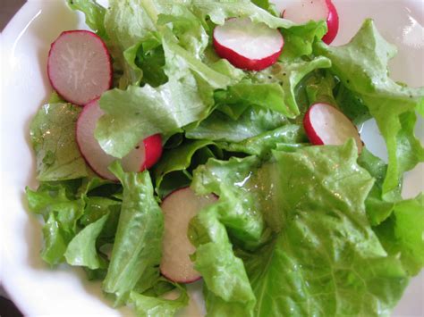 How does Autumn Salad on Leaf Lettuce fit into your Daily Goals - calories, carbs, nutrition