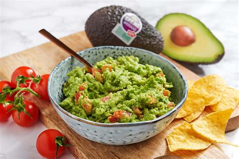 How does Avocado Crema fit into your Daily Goals - calories, carbs, nutrition