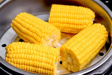 How does Aztec Corn, Steamed fit into your Daily Goals - calories, carbs, nutrition