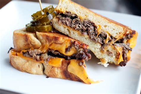 How does BBQ Beef and Cheddar Melt fit into your Daily Goals - calories, carbs, nutrition