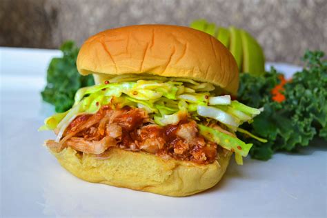 How does BBQ Chicken on Sandwich Thin fit into your Daily Goals - calories, carbs, nutrition