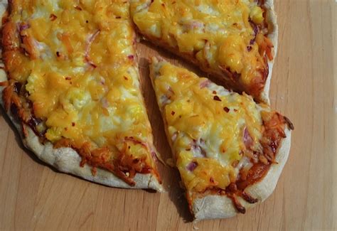 How does BBQ Ham and Pineapple Pizza fit into your Daily Goals - calories, carbs, nutrition