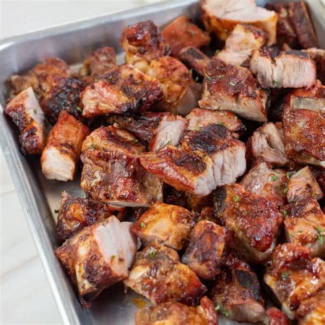 How does BBQ Pork Ribs with sauce fit into your Daily Goals - calories, carbs, nutrition