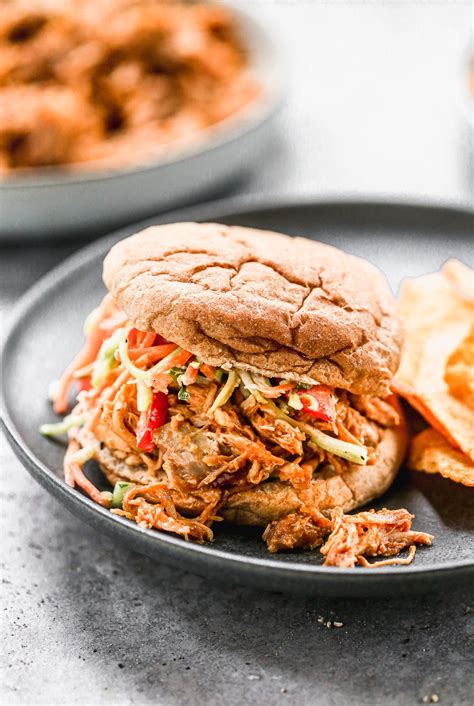 How does BBQ Pulled Chicken Sandwich fit into your Daily Goals - calories, carbs, nutrition