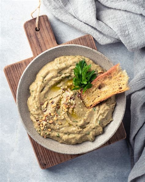 How does Baba Ghanoush (Egg Plant Hummus) fit into your Daily Goals - calories, carbs, nutrition