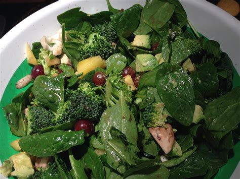 How does Baby Spinach Salad fit into your Daily Goals - calories, carbs, nutrition