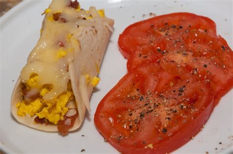 How does Bacon, Egg and Cheese Taco fit into your Daily Goals - calories, carbs, nutrition