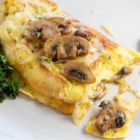 How does Bacon, Mushroom, Spinach and Swiss Omelet fit into your Daily Goals - calories, carbs, nutrition