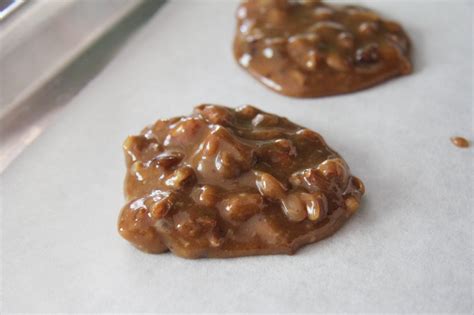 How does Bacon 22/26 Praline 2 Tbsp fit into your Daily Goals - calories, carbs, nutrition