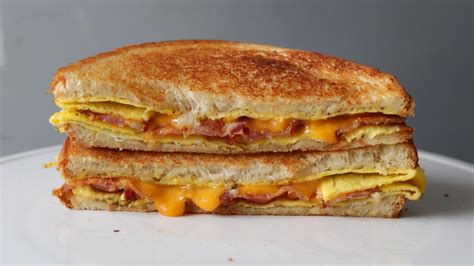 How does Bacon Cheese Egg Sandwich fit into your Daily Goals - calories, carbs, nutrition