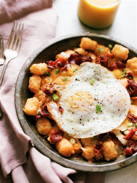 How does Bacon Egg and Cheese Tots (93309.15) fit into your Daily Goals - calories, carbs, nutrition