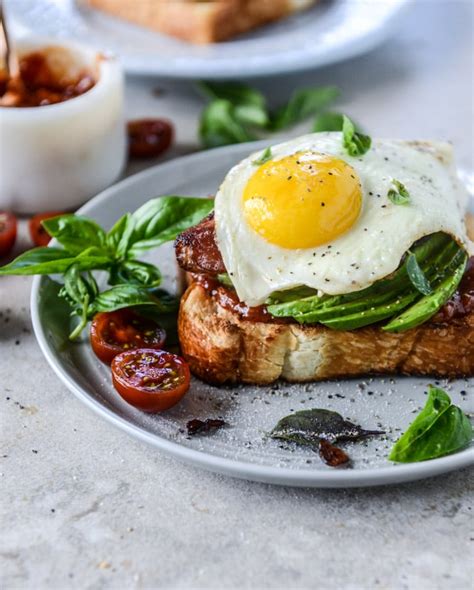 How does Bacon Jam Avocado Toast with Egg fit into your Daily Goals - calories, carbs, nutrition