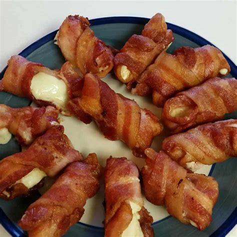 How does Bacon Mozzarella (mini) fit into your Daily Goals - calories, carbs, nutrition