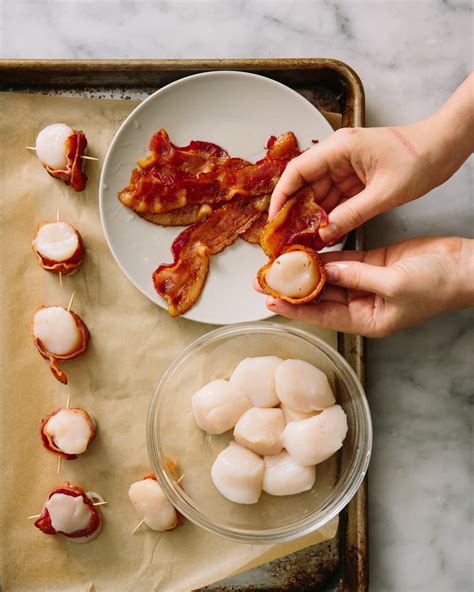 How does Bacon Wrapped Scallops-OCC fit into your Daily Goals - calories, carbs, nutrition