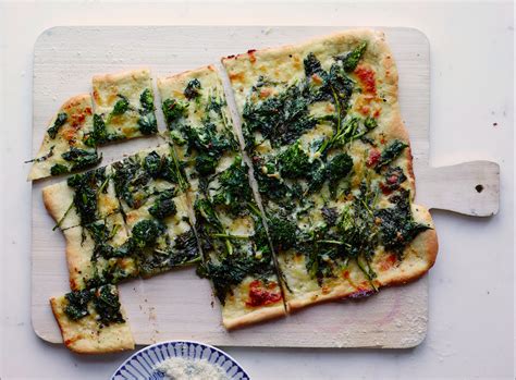 How does Bacon and Broccoli Rabe Pizza fit into your Daily Goals - calories, carbs, nutrition