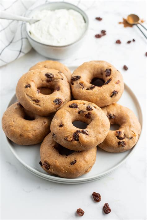 How does Bagel Cinnamon Raisin 4 oz CONV fit into your Daily Goals - calories, carbs, nutrition