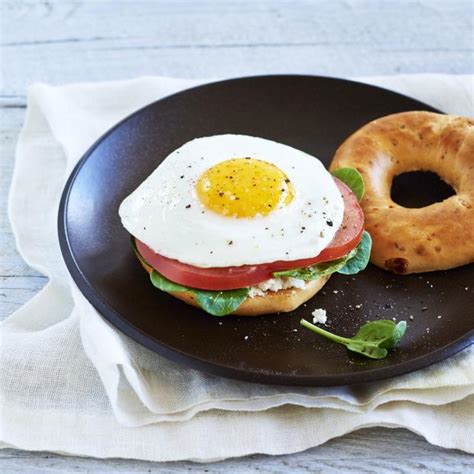 How does Bagel Melt Florentine Chol Free Eggs fit into your Daily Goals - calories, carbs, nutrition