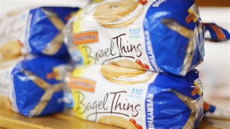 How does Bagel Thins fit into your Daily Goals - calories, carbs, nutrition